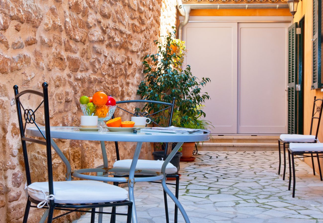 Casa en Alcúdia - C. Ca Na Polida, house in Alcudia with WiFi