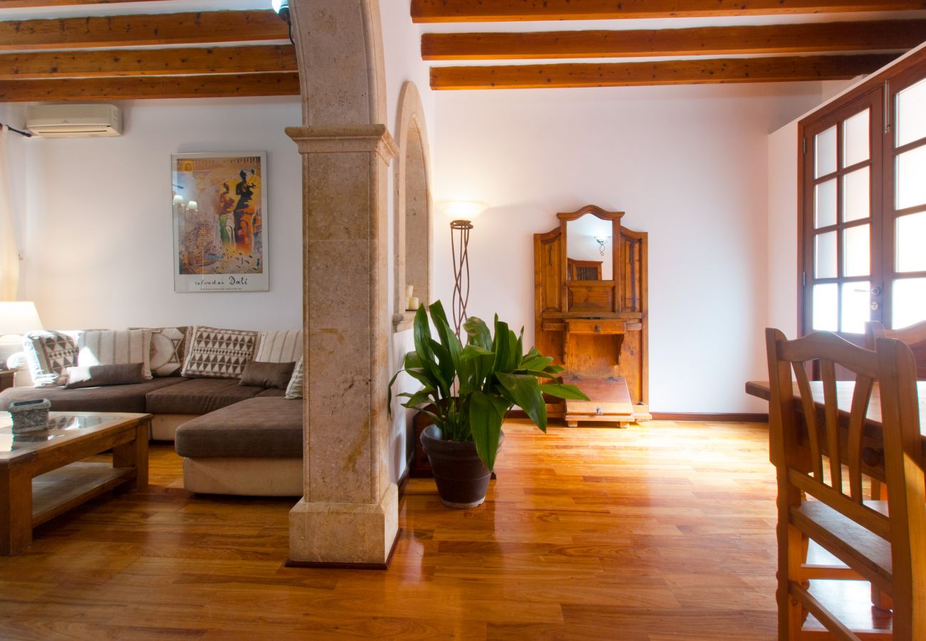Casa en Alcúdia - C. Es Convent, house in Alcudia with WiFi