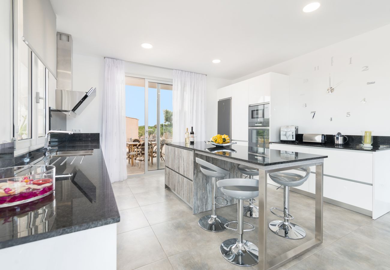 Villa en Llubi - V. Villa Albaimar