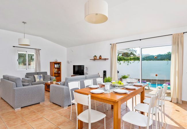 Villa en Cala´n Bosch - Menorca Raquel Villa en Cala´n Bosch - Menorca Raquel