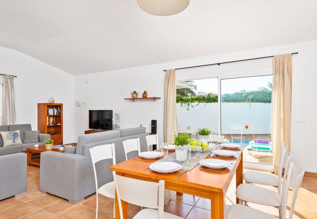 Villa en Cala´n Bosch - Menorca Raquel Villa en Cala´n Bosch - Menorca Raquel