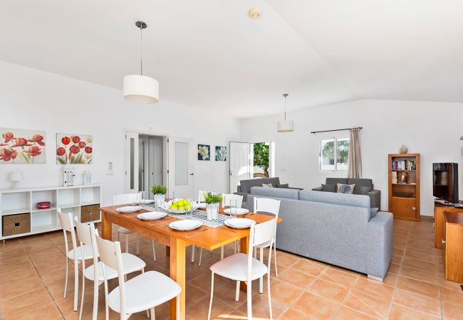 Villa en Cala´n Bosch - Menorca Raquel Villa en Cala´n Bosch - Menorca Raquel