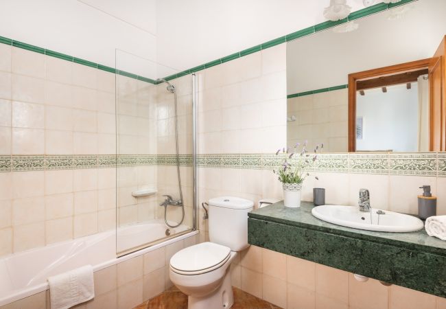 Villa en Cap d´Artruix - Menorca Fucsia Villa en Cap d´Artruix - Menorca Fucsia