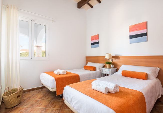 Villa en Cap d´Artruix - Menorca Fucsia Villa en Cap d´Artruix - Menorca Fucsia