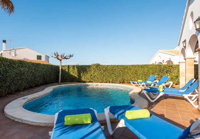 Villa en Cap d´Artruix - Menorca Fucsia Villa en Cap d´Artruix - Menorca Fucsia