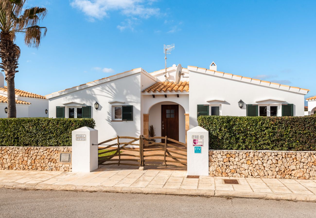 Villa en Cap d´Artruix - Menorca Fucsia