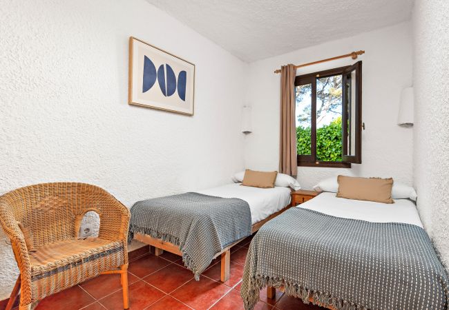 Apartamento en Cala Blanca - Apartamentos MONSINES 13 C Apartamento en Cala Blanca - Apartamentos MONSINES 13 C